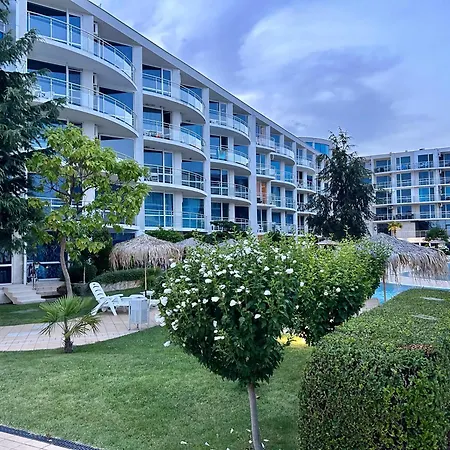 Atlantis Resort&4 Swimming Pools&spa&апартамент * Бургас