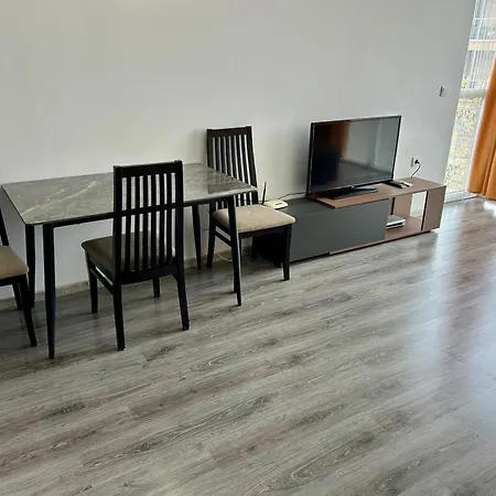 Atlantis & 4 Swimming Pools & & *